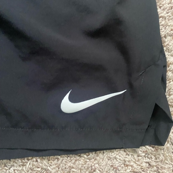 Men’s Nike Dry Fit Unlined Shorts size Large Black with White logo - Picture 10 of 10